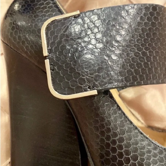 Lanvin RARE Black Snakeskin Maryjane Platform 8.5 womens Heel w/ Gold buckle - Picture 5 of 10